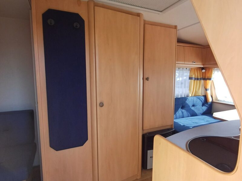 przyczepy kempingowe Hobby 30A28 WC Prysznic Kuchenka Solar Dodatkow zadaszenie