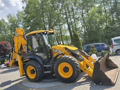 na równych kołach JCB 4CX Koparko-ładowarka JCB 4CX Torquelock / I-właściciel / Szybkozłącze