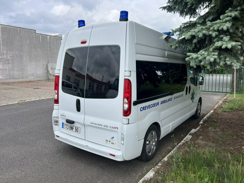 ambulansy Opel Vivaro Opel Vivaro Ambulans Karetka 2.5 CDTi
