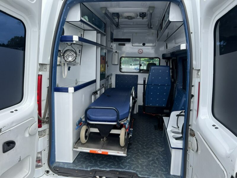 ambulansy Opel Vivaro Opel Vivaro Ambulans Karetka 2.5 CDTi
