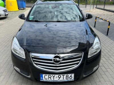Na sprzedaż Opel Insignia z 2012 roku, w wyjątkowej edycji jubileuszowej z okazji 150-lecia marki Opel.