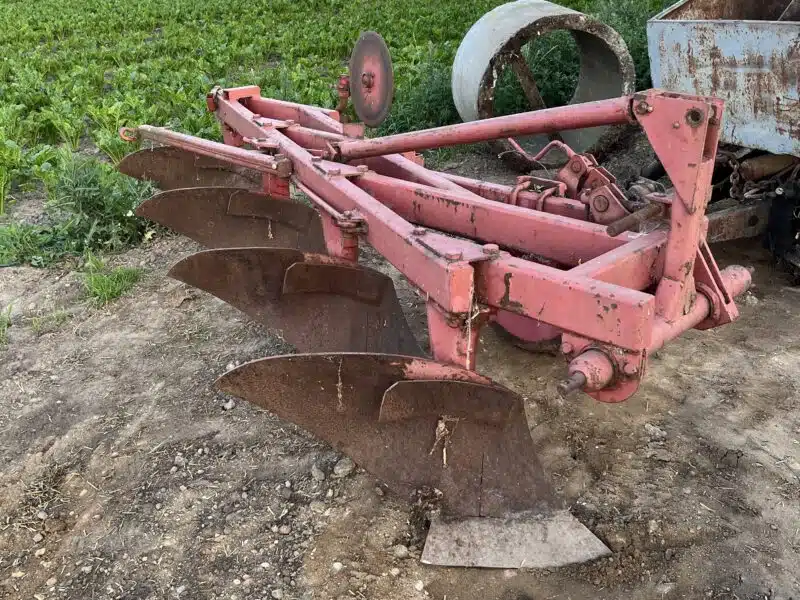 pług 4 skibowy