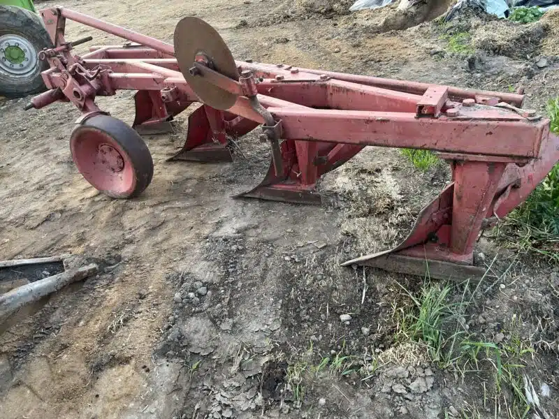 pług 4 skibowy