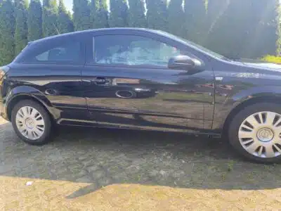 Opel Astra H GTC 2006r.