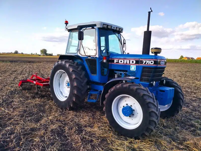 FORD 7710 -- FILM -- 98KM -- New Holland