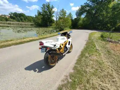 Honda CBR 900RR FIREBLADE SC28
