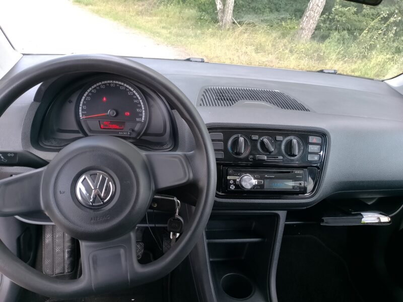 VW UP BIALY