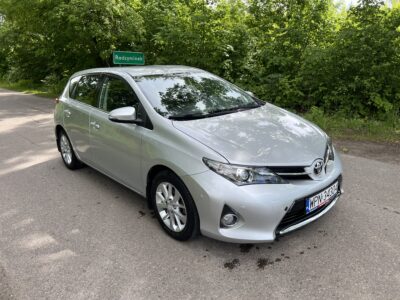 Toyota Auris 2 HATCHBACK BLUETOOTH, CLIMATRONIC, PDC, KAMERA COFANIA, Salon Polska