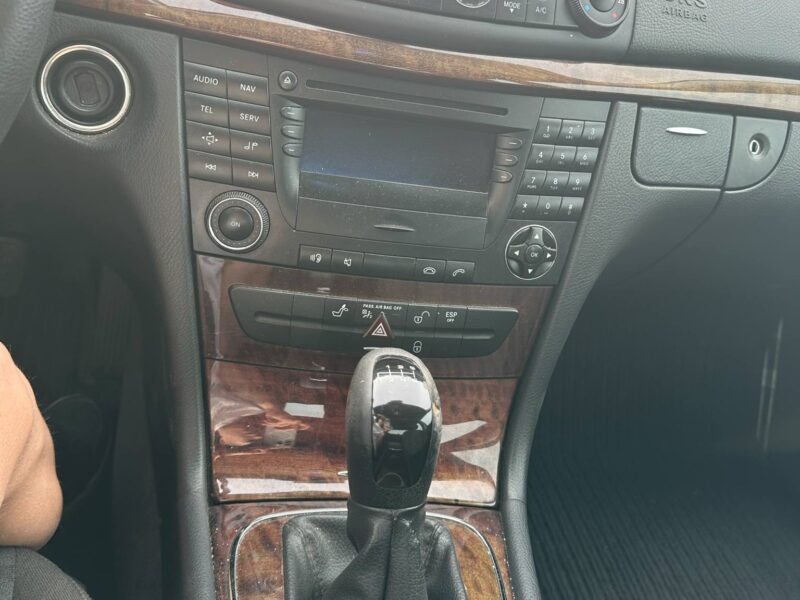 Mercedes E200 W211