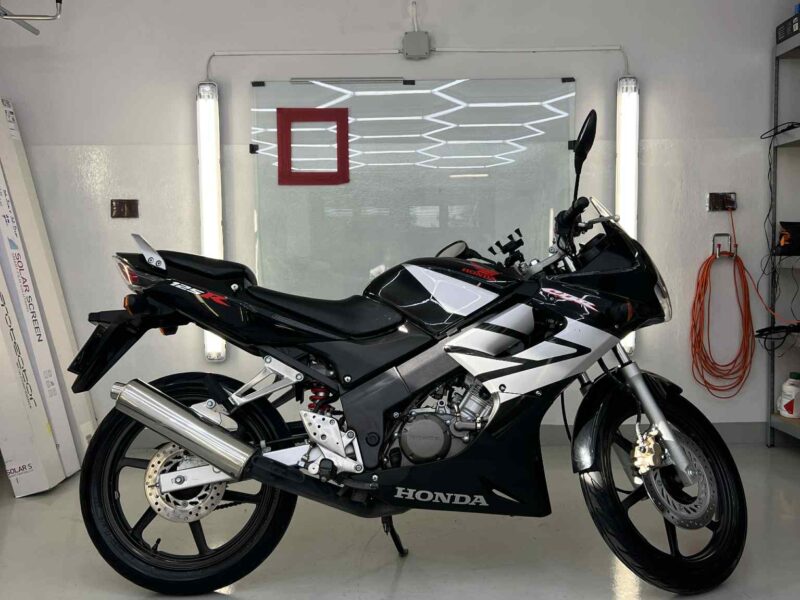 Honda cbr jc34 125