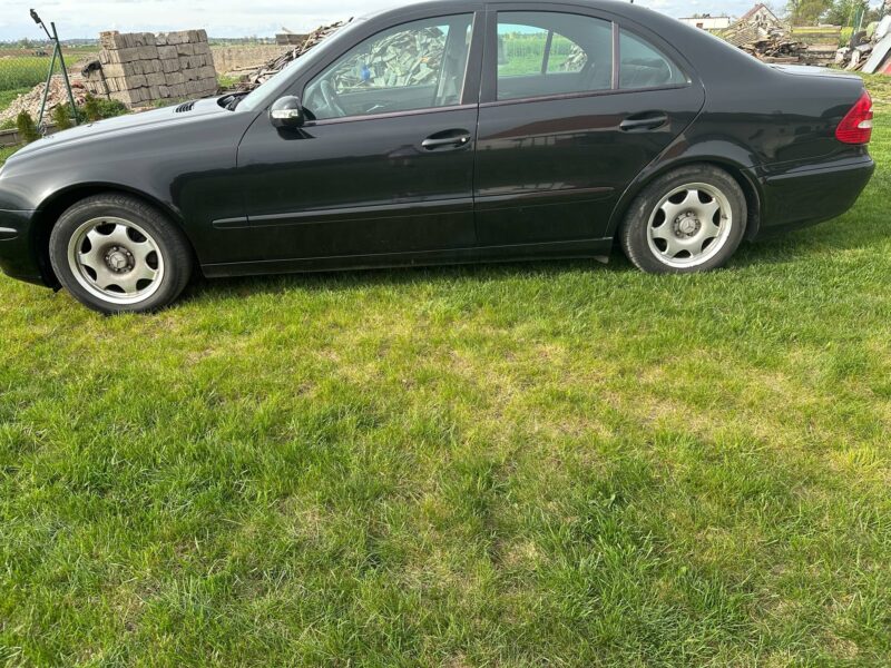 Mercedes E200 W211