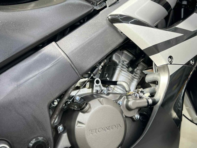 Honda cbr jc34 125