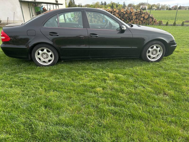 Mercedes E200 W211