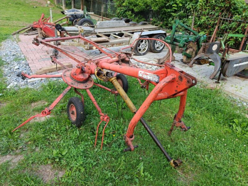 Przetrząsarka/przewracarka do siana Fahr KH 22 DN