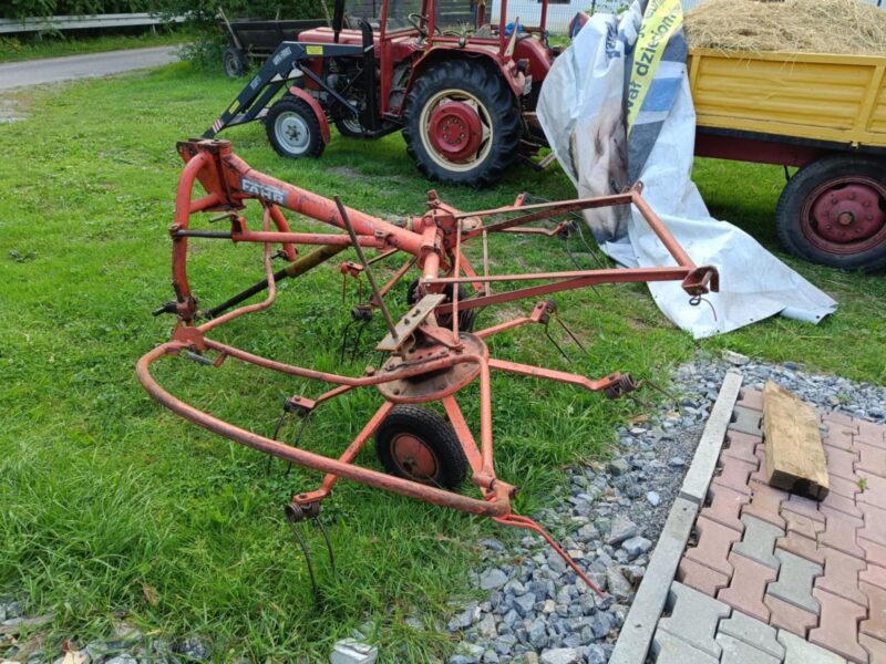 Przetrząsarka/przewracarka do siana Fahr KH 22 DN
