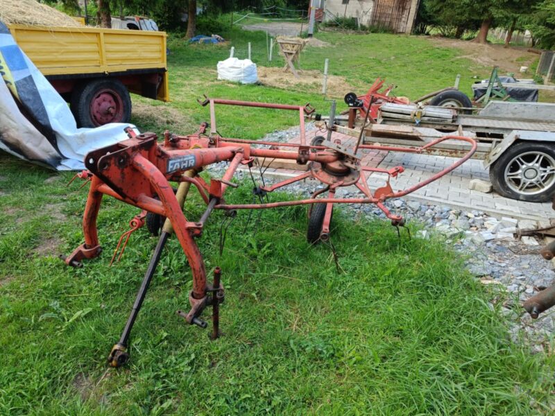 Przetrząsarka/przewracarka do siana Fahr KH 22 DN