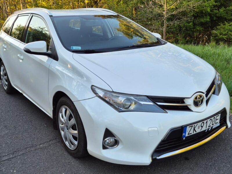 Toyota Auris kombi 2014 1.4 diesel D4D