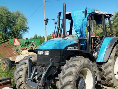 New Holland TS 110