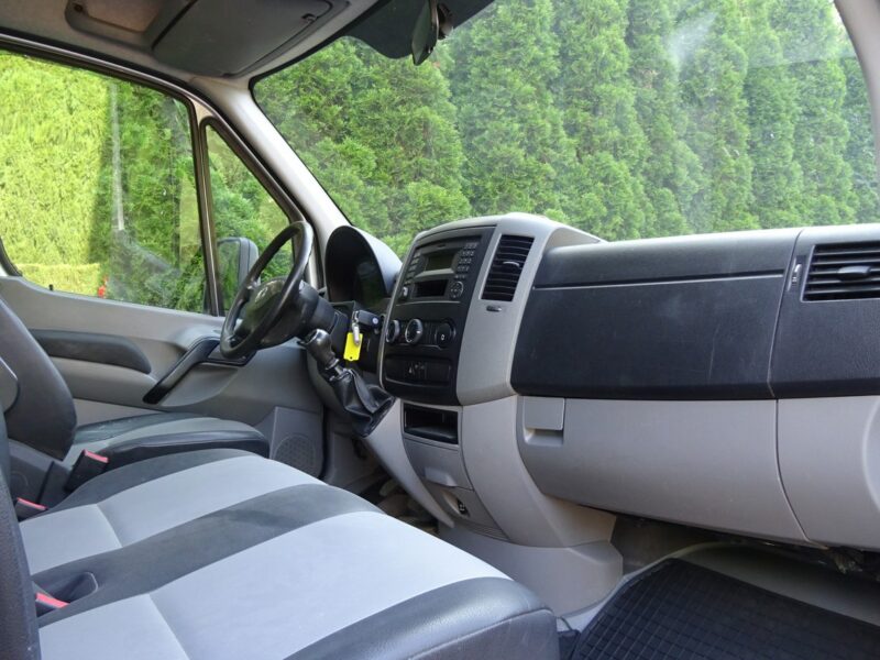Volkswagen CRAFTER 2.0TDI 163KM 3 stronna wywrotka aluminiowa, 3 osobowa Volkswagen Crafter 2,0 TDI 163 km 3 stronna wywrotka Sprowadzona