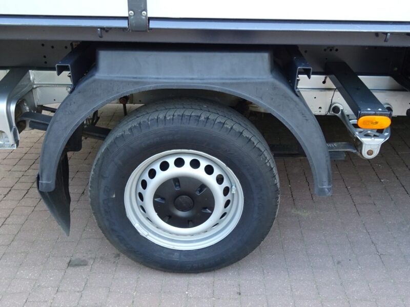 Volkswagen CRAFTER 2.0TDI 163KM 3 stronna wywrotka aluminiowa, 3 osobowa Volkswagen Crafter 2,0 TDI 163 km 3 stronna wywrotka Sprowadzona