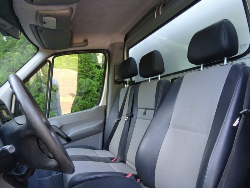 Volkswagen CRAFTER 2.0TDI 163KM 3 stronna wywrotka aluminiowa, 3 osobowa Volkswagen Crafter 2,0 TDI 163 km 3 stronna wywrotka Sprowadzona