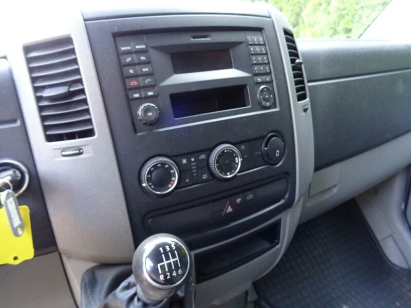 Volkswagen CRAFTER 2.0TDI 163KM 3 stronna wywrotka aluminiowa, 3 osobowa Volkswagen Crafter 2,0 TDI 163 km 3 stronna wywrotka Sprowadzona