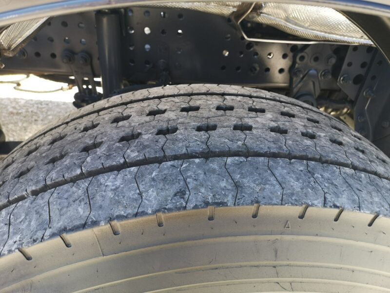 Mercedes Arocs 3251 Hakowiec 8x4 Palfinger Manual Euro 6 Niski Przebieg! Na Resorach! Wzmacniania Rama! Zawieszenie Budowlane! Aktualne Dozory!