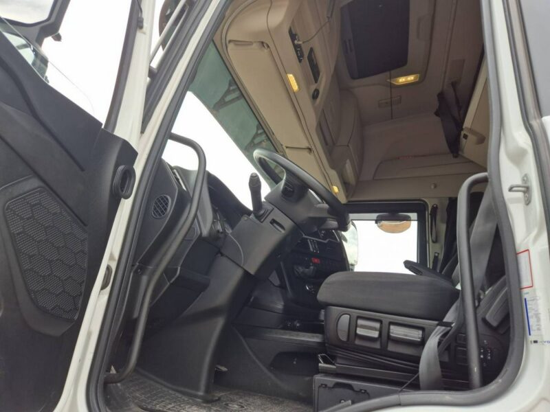 Iveco AS440ST/FP LT
