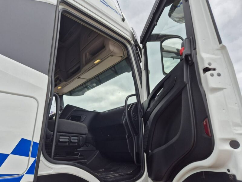 Iveco AS440ST/FP LT