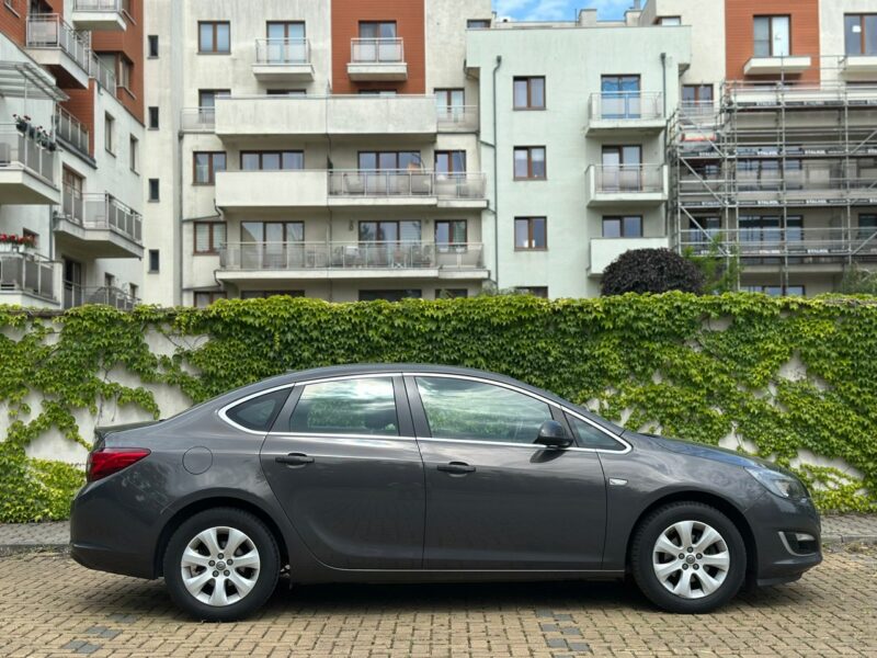 Opel Astra 1.6 benzyna J (2009-2019)