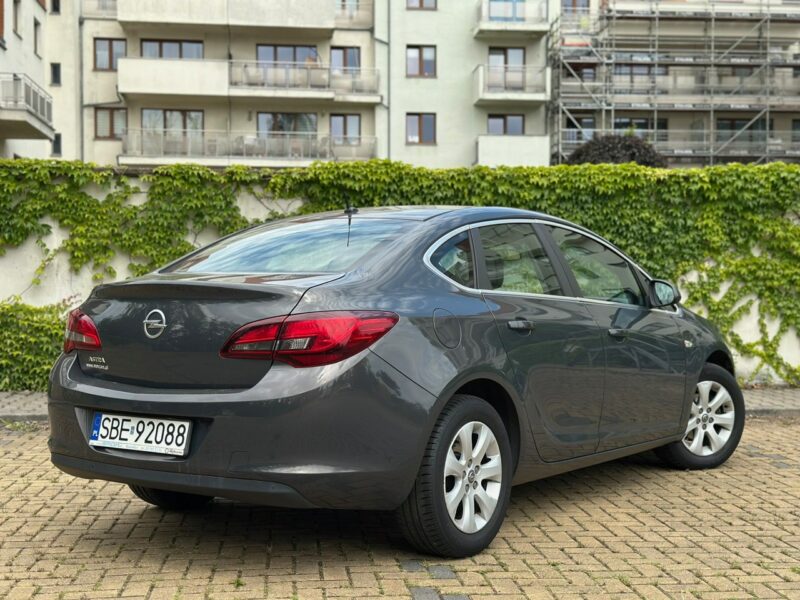 Opel Astra 1.6 benzyna J (2009-2019)