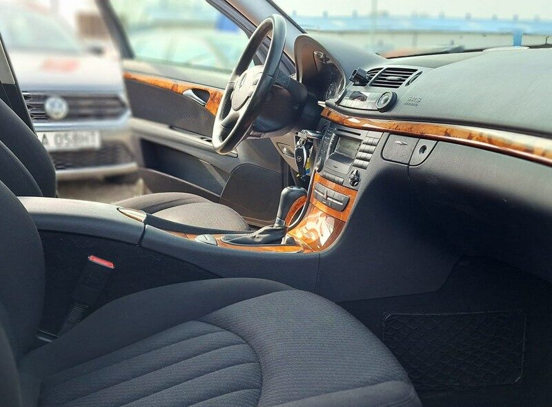 Mercedes E 220 automat elegance lift W211 (2002-2009)