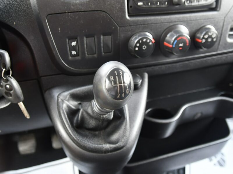 Renault Master 2,3dci. Cena Netto 36.900zł ,Klima,El.szyby.Centralka.Hak.Tempomat