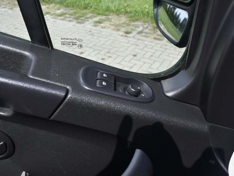 Renault Master 2,3dci. Cena Netto 36.900zł ,Klima,El.szyby.Centralka.Hak.Tempomat