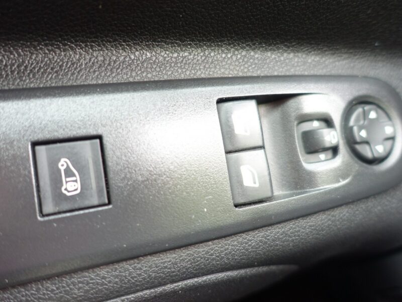 Citroen Berlingo Fv 23%* Navi * Kamery * Org. Lakier * Pełny Serwis * 1.6 HDI 100 KM *