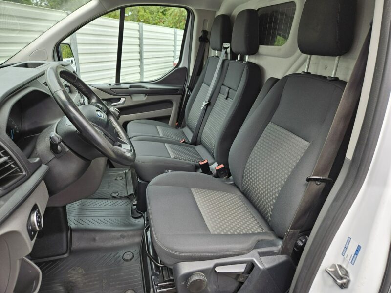 Ford Transit Custom 2.0 TDCi 130KM FV23% bezwypadek BDB WYPOSAŻENIE 3 osobowy BDB stan