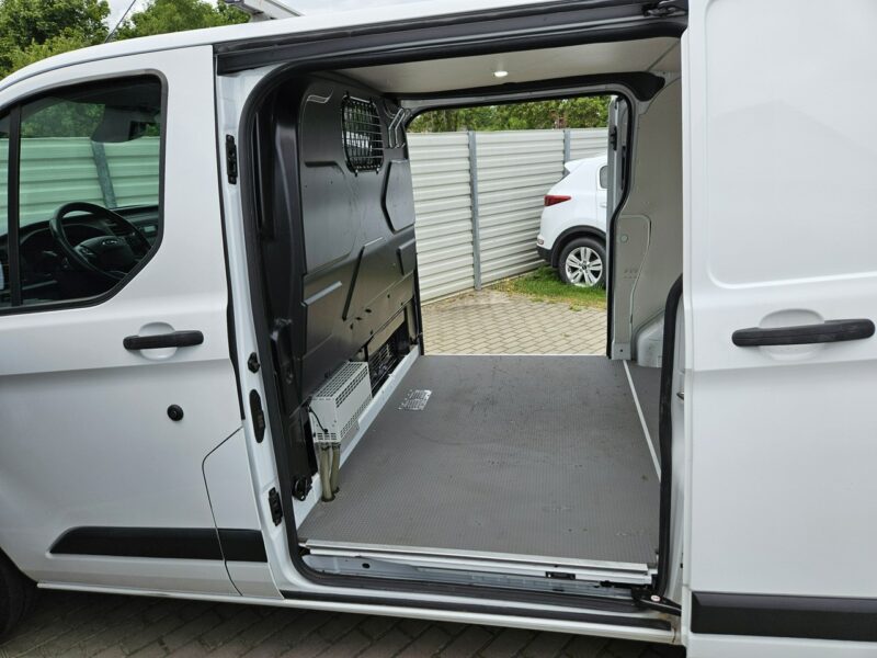 Ford Transit Custom 2.0 TDCi 130KM FV23% bezwypadek BDB WYPOSAŻENIE 3 osobowy BDB stan
