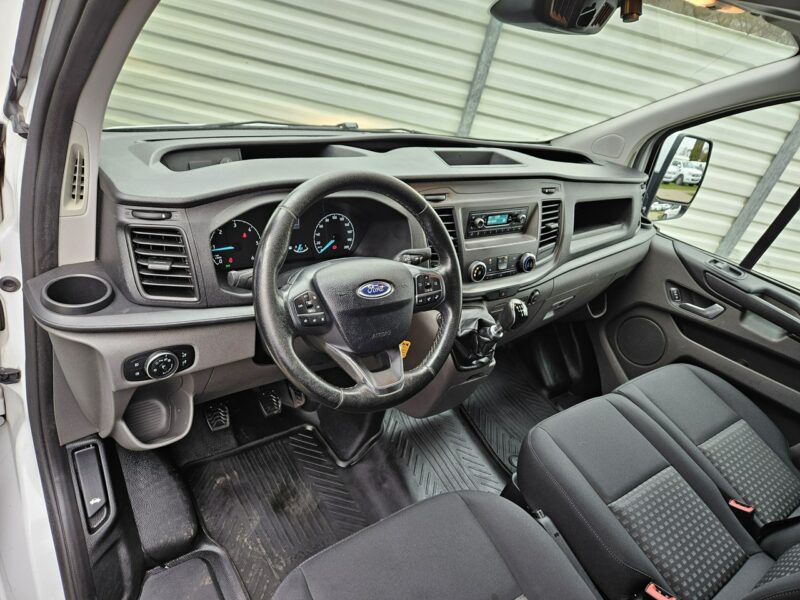 Ford Transit Custom 2.0 TDCi 130KM FV23% bezwypadek BDB WYPOSAŻENIE 3 osobowy BDB stan
