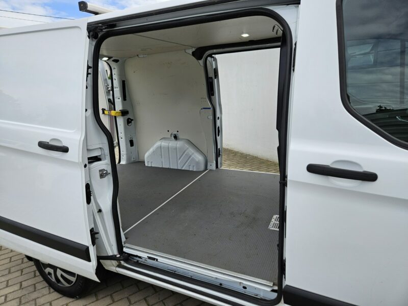 Ford Transit Custom 2.0 TDCi 130KM FV23% bezwypadek BDB WYPOSAŻENIE 3 osobowy BDB stan
