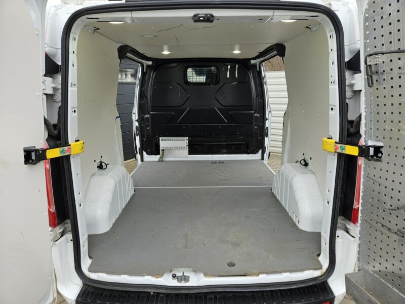 Ford Transit Custom 2.0 TDCi 130KM FV23% bezwypadek BDB WYPOSAŻENIE 3 osobowy BDB stan