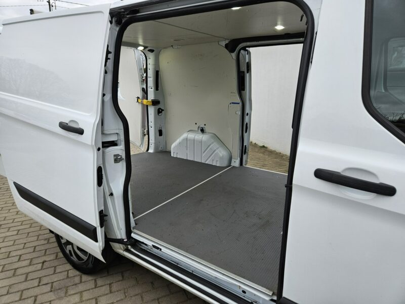 Ford Transit Custom 2.0 TDCi 130KM FV23% bezwypadek BDB WYPOSAŻENIE 3 osobowy BDB stan