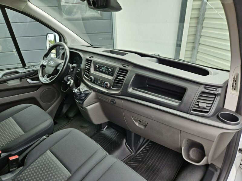 Ford Transit Custom 2.0 TDCi 130KM FV23% bezwypadek BDB WYPOSAŻENIE 3 osobowy BDB stan