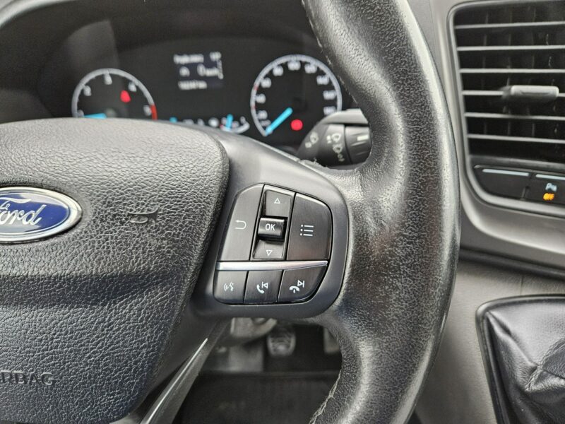 Ford Transit Custom 2.0 TDCi 130KM FV23% bezwypadek BDB WYPOSAŻENIE 3 osobowy BDB stan