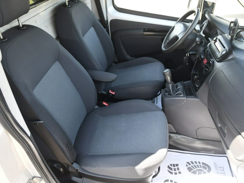 Peugeot Bipper 1,4hdi Klimatyzacja-Sprawna.Centralka.El.szyby.kredyt.Hak.OKAZJA