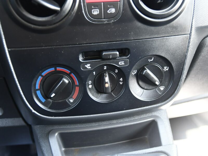 Peugeot Bipper 1,4hdi Klimatyzacja-Sprawna.Centralka.El.szyby.kredyt.Hak.OKAZJA