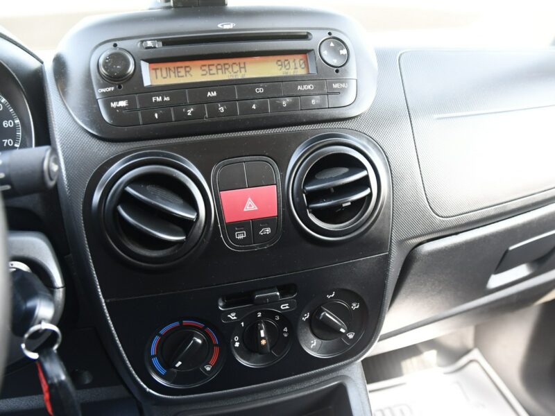 Peugeot Bipper 1,4hdi Klimatyzacja-Sprawna.Centralka.El.szyby.kredyt.Hak.OKAZJA