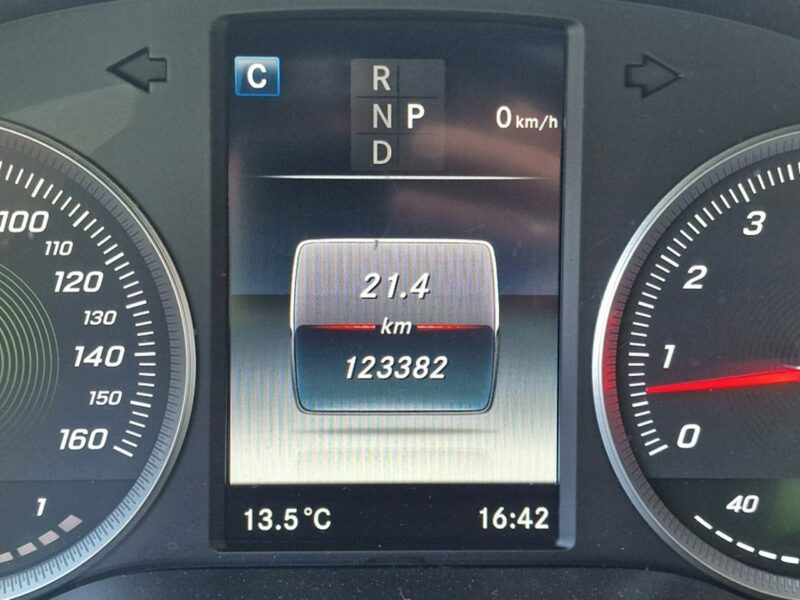 Mercedes GLC 300 2.0Turbo 240 KM Coupe, 4-Matic, Kamera, Bluetooth, Nawigacja, Full LED