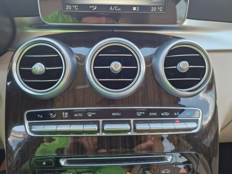Mercedes GLC 300 2.0Turbo 240 KM Coupe, 4-Matic, Kamera, Bluetooth, Nawigacja, Full LED