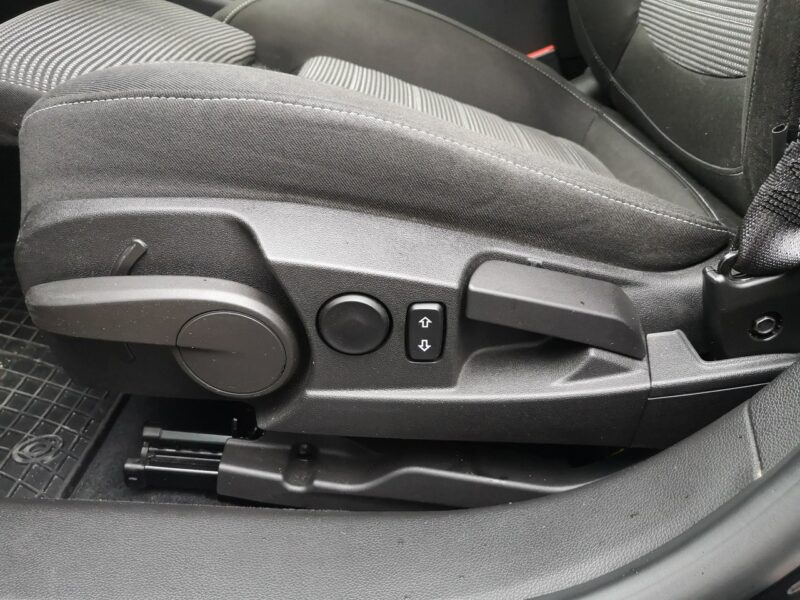 Opel Insignia 2.0 CDTI 170KM Klimatronik Led BiXenon Navi Kamera Alu 18'' Gwarancja A (2008-2017)