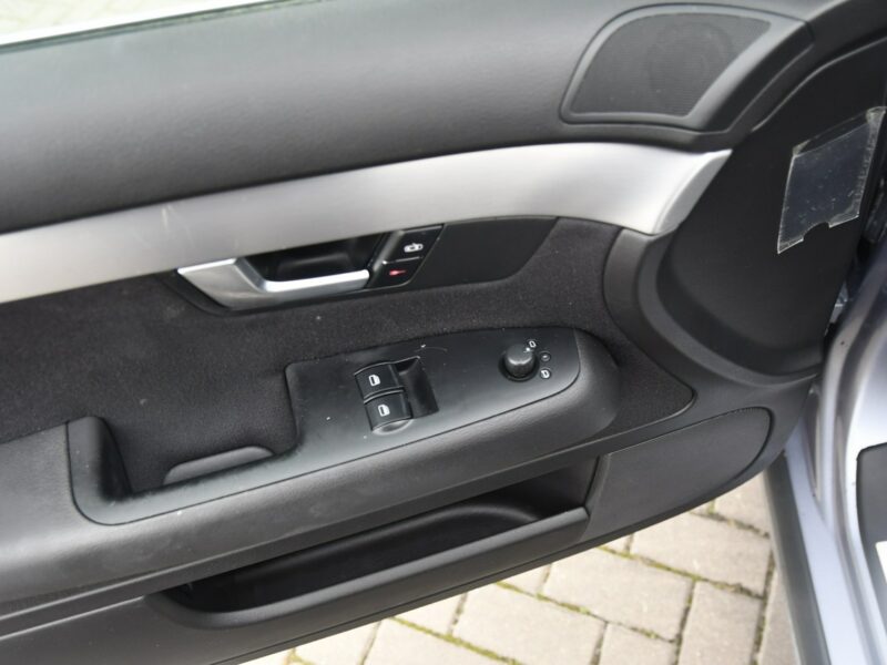 Audi A4 2,0b DUDKI11 Serwis,Klimatronic 2 str.Hak,Navi,kredyt.GWARANCJA B7 (2004-2007)